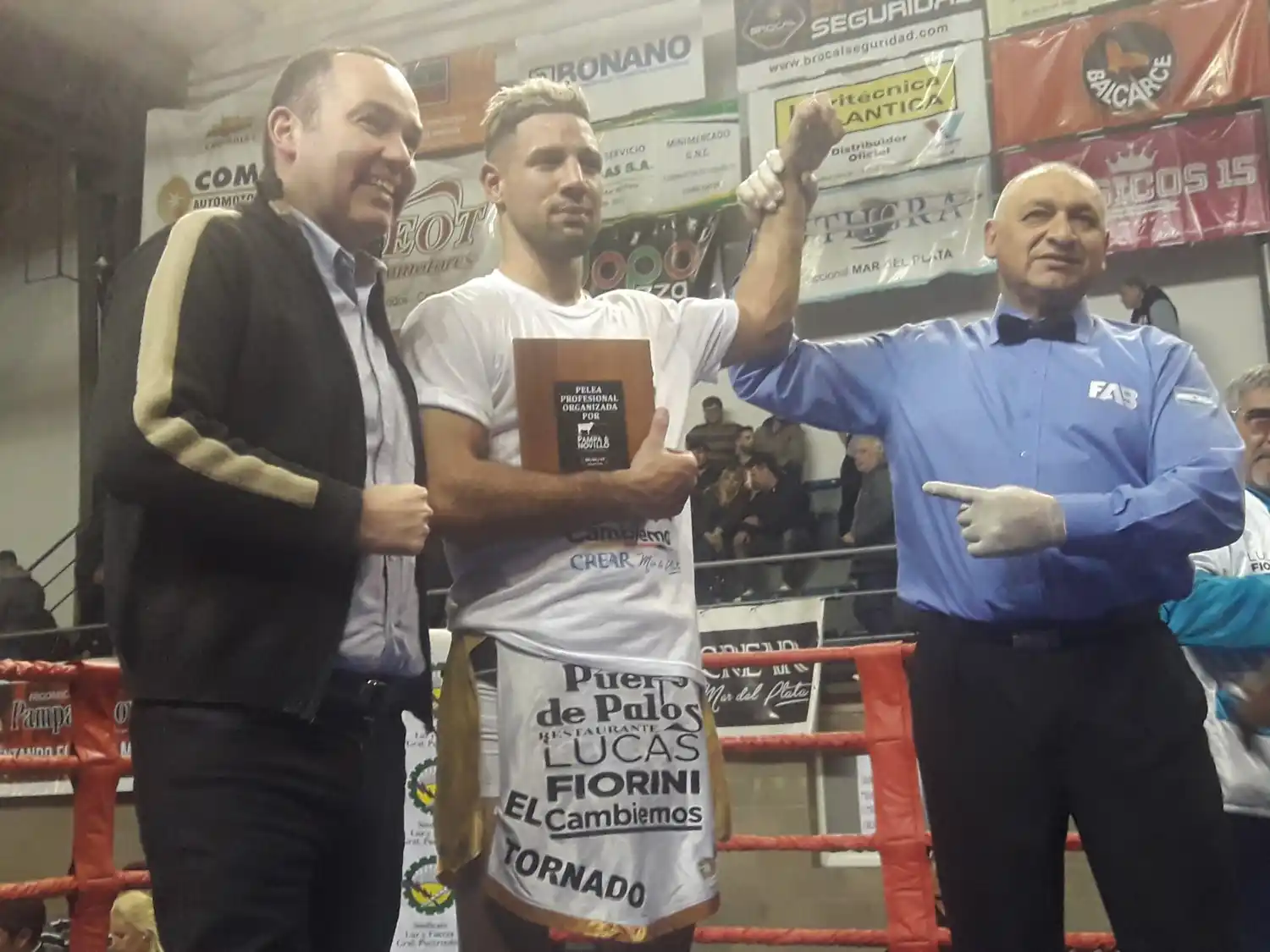 Bastida y Ronner ganaron por puntos en Peñarol