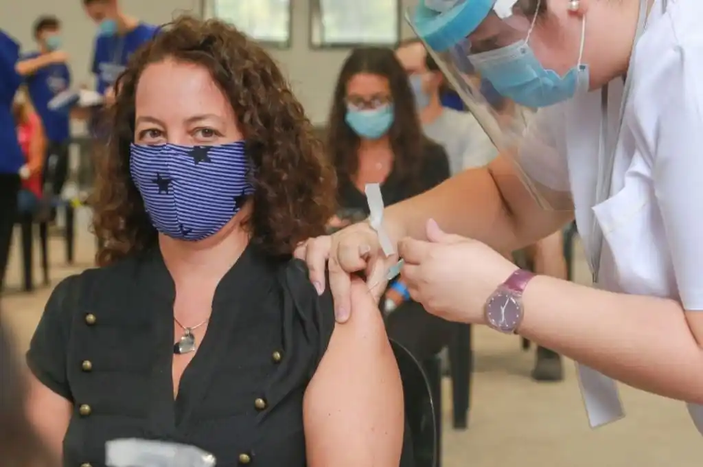 Covid-19: suman localidades al operativo de vacunación docente