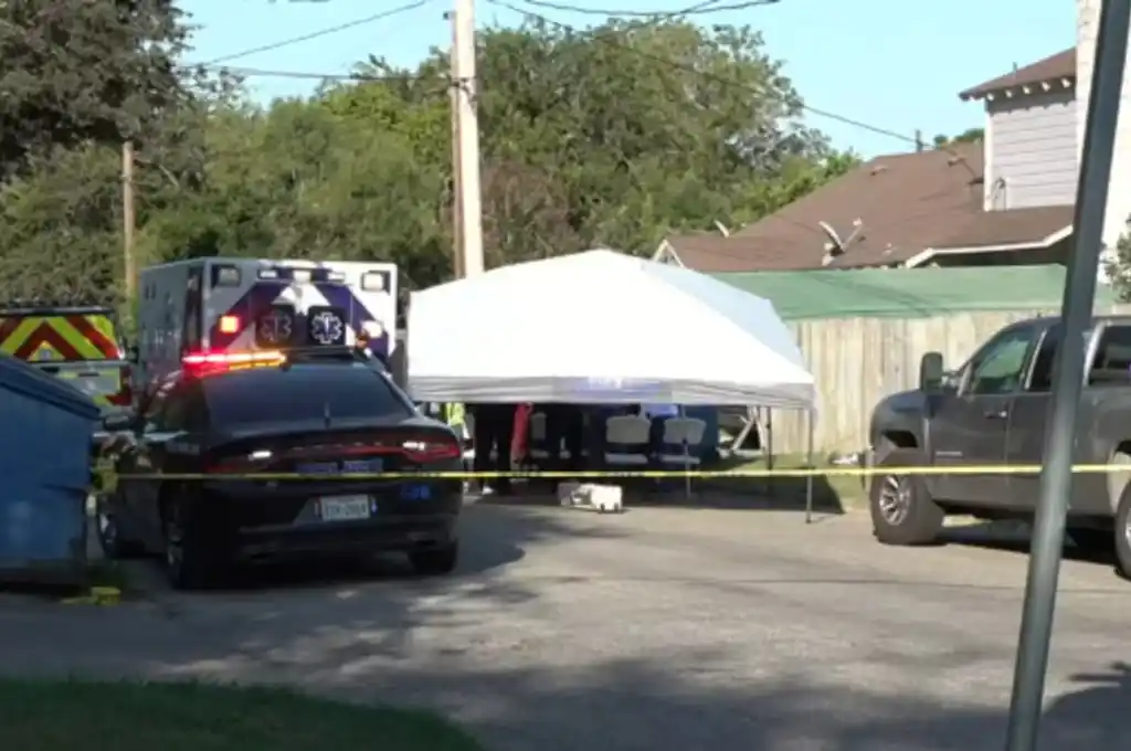 El bebé pasó en el auto ocho horas.