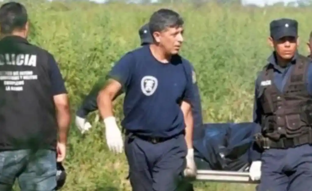 Adolescentes encontraron el cráneo de una persona colgando de un árbol