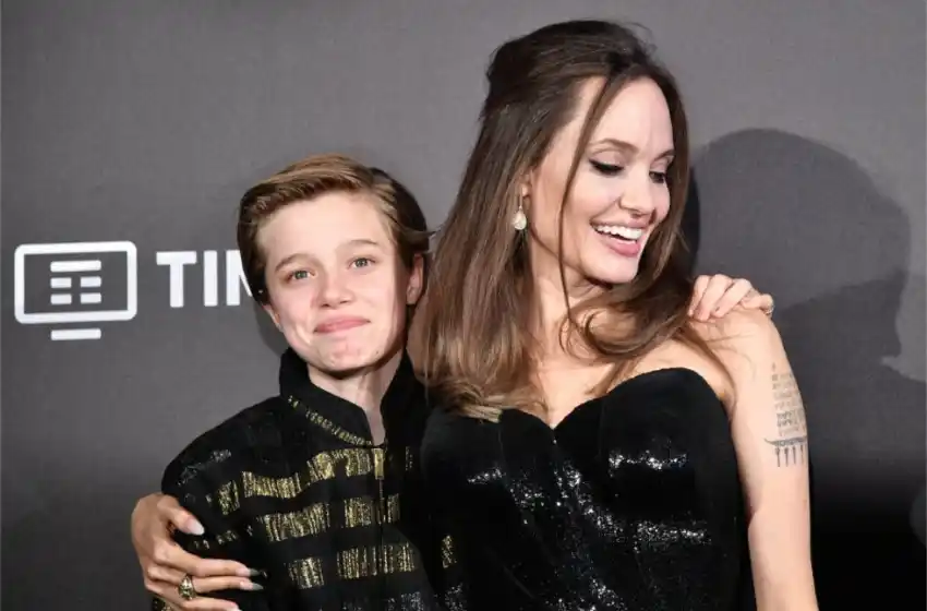 La hija de Angelina Jolie y Brad Pitt inició un proceso hormonal para cambiar de sexo