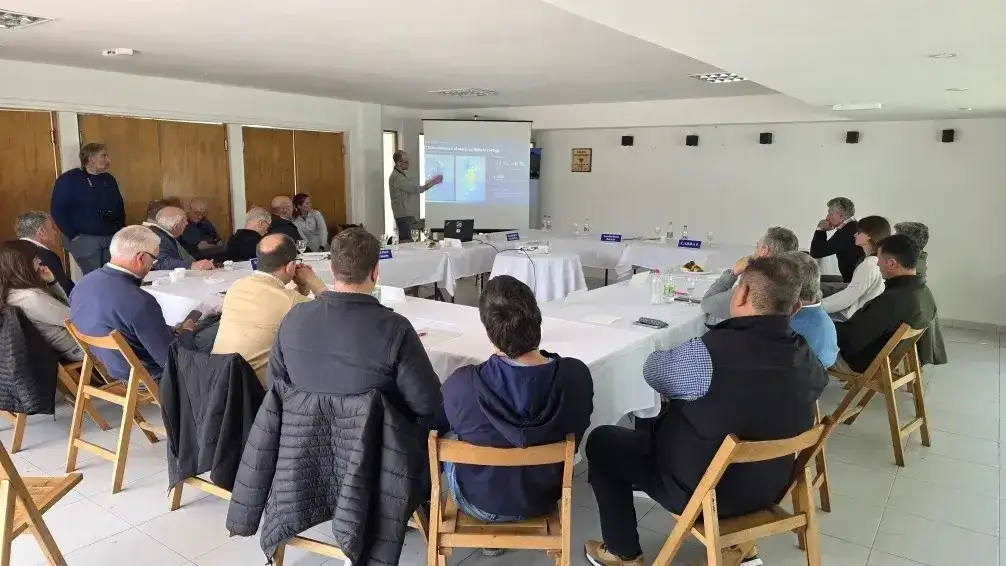 La última reunión mensual de la Zona VI de la Confederación de Asociaciones Rurales de Buenos Aires y La Pampa (Carbap) se realizó en las instalaciones de la Sociedad Rural de Balcarce.