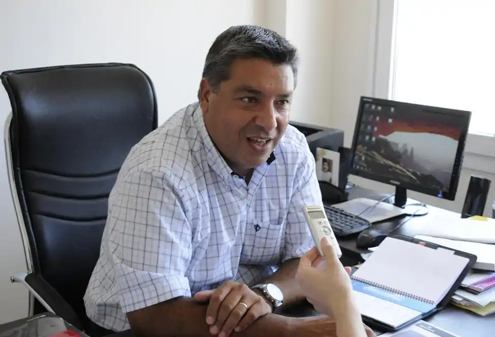 El intendente Lunghi y su equipo escucharon demandas de los vecinos de Villa del Parque