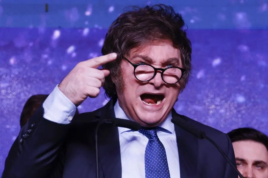 Milei le respondió a Cristina Kirchner: “La gente se caga de hambre porque su modelo se basaba en gastar sin límites"