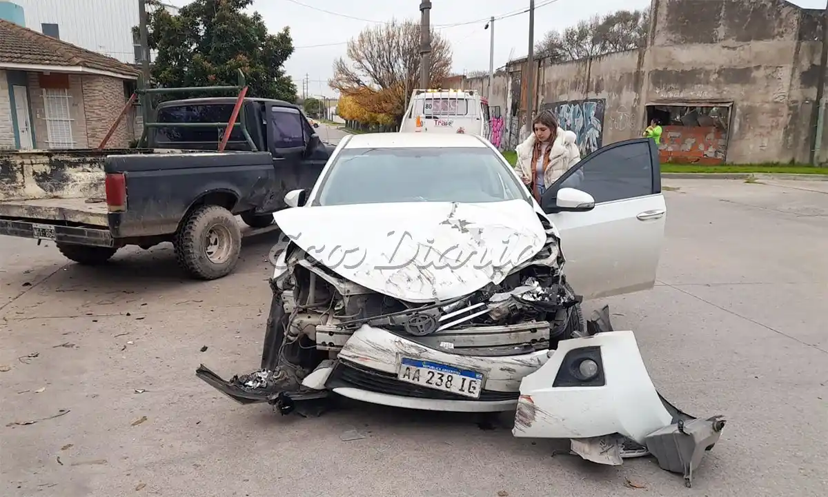 Conductores de vehículos ilesos en otra fuerte colisión