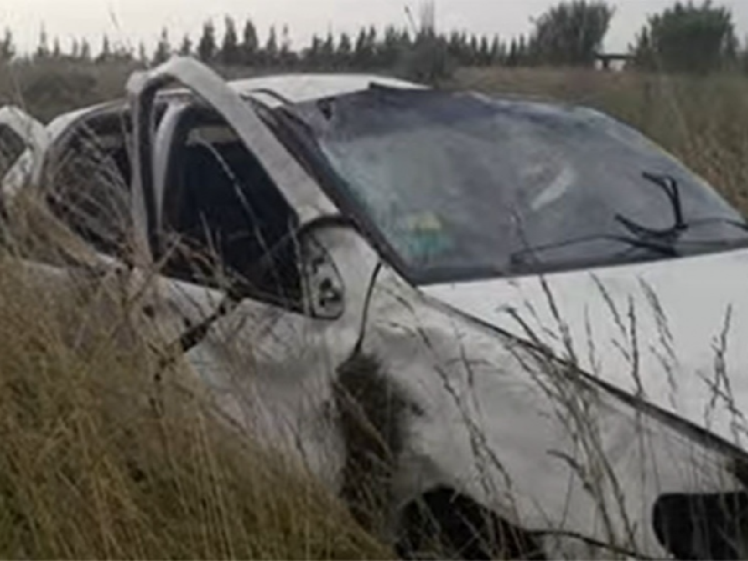 Cinco personas volvían de la Costa y murieron al volcar su automóvil en la autovía 2, en Chascomús