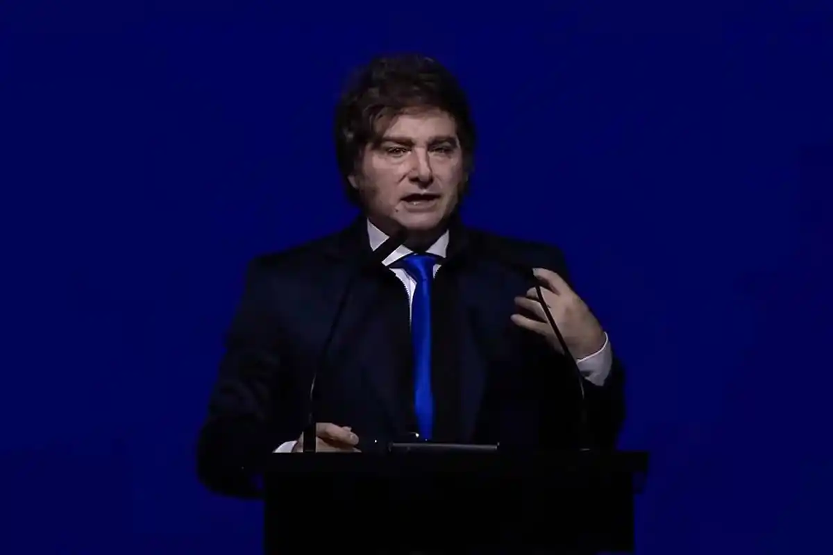 Un giro discursivo en medio de la tormenta.