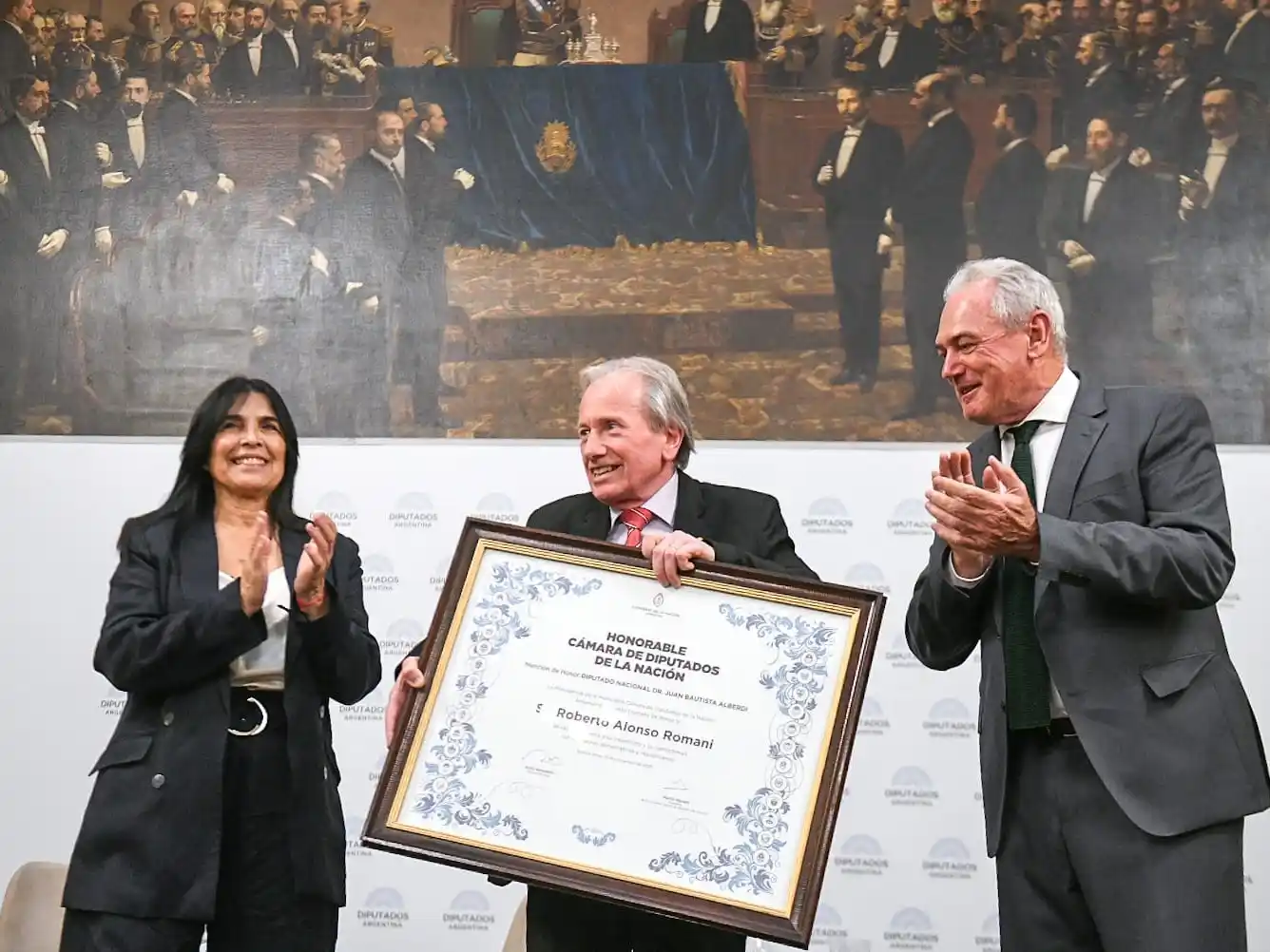 Diputados de la Nación entregó su máxima distinción a Roberto Romani