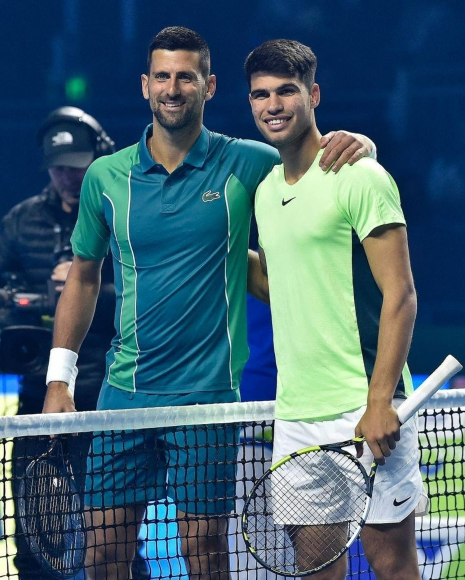 Carlos Alcaraz y Novak Djokovic: Rivales en la cancha, ¿amigos fuera de ella?