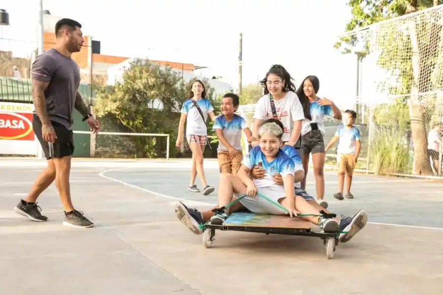 La actividad contó con la participación de más de 600 personas, que asisten a 60 instituciones de la ciudad.