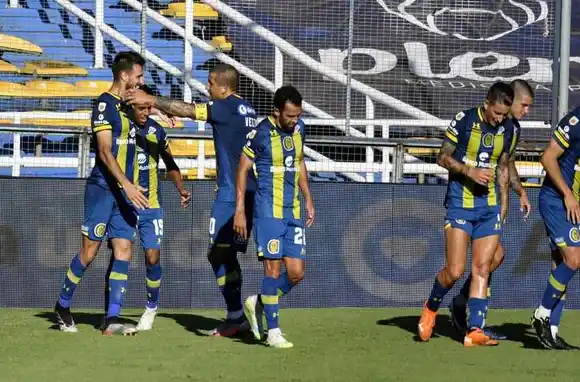 Central goleó a Defensa, se afianza como líder de su grupo y crece la chance del Clásico