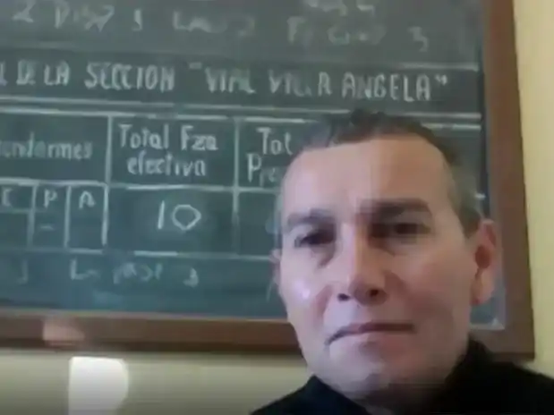 Condenado por explotación sexual escuchó su sentencia por Zoom, vació su casa y está prófugo