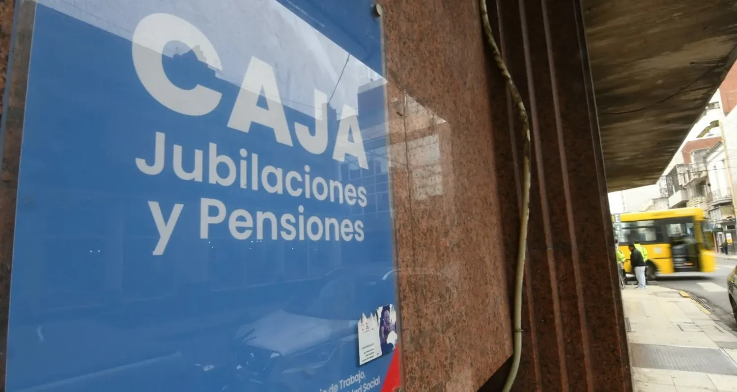 El resultado previsional contributivo de la Caja de Jubilaciones y Pensiones de Santa Fe del año 2023 arrojó una pérdida de $129,7 mil millones. Crédito: Mauricio Garín