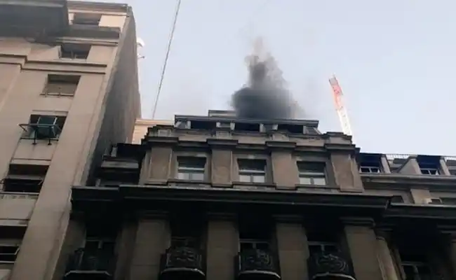 Principio de incendio en el Ministerio de Economía: Evacuaron el edificio