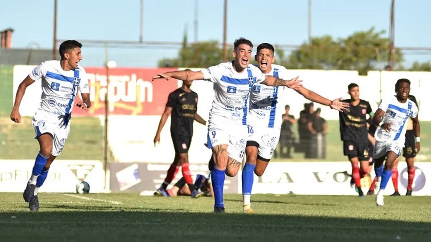 El "Tanque" tiene un vínculo especial con el estadio "Juan Pablo Francia", ya que en 2022 marcó el gol que le dio la victoria y el ascenso a Atenas de Córdoba al Torneo Federal A.