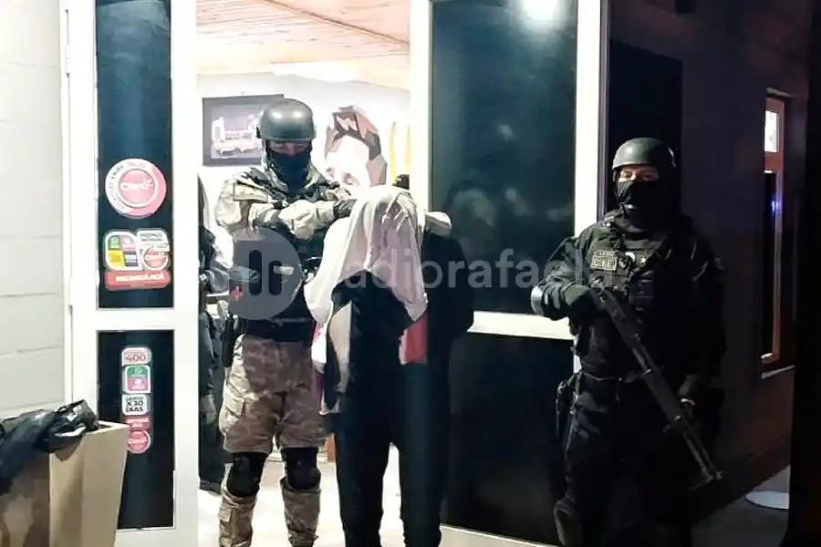 Múltiples allanamientos en Porteña: desbarataron una banda narco y secuestraron estupefacientes