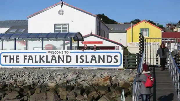 Brasil abrió una investigación por vuelos británicos a Malvinas desde bases brasileñas   