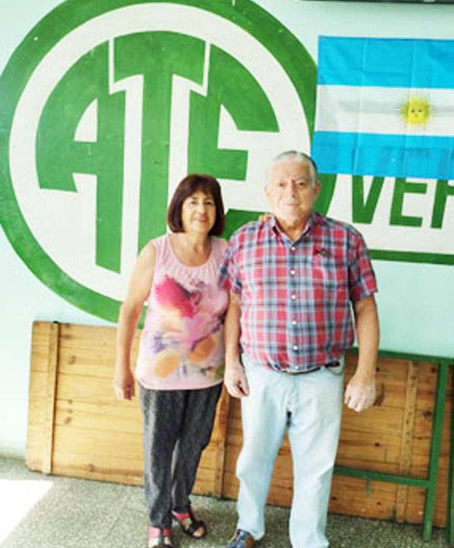 El Centro de Jubilados y Pensionados de ATE Concordia  saluda a sus afiliados con motivo de estas fiestas  