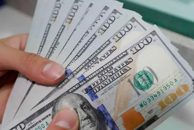 El dólar arrancó la semana en alza: subió 17 centavos
