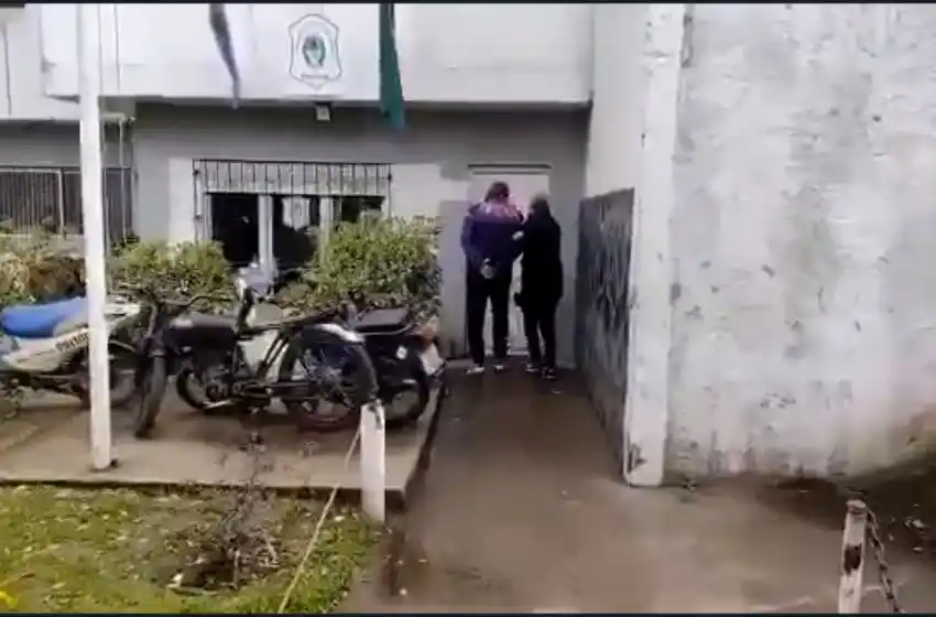 Se entregó un prófugo acusado de matar a un hombre en Santa Rita