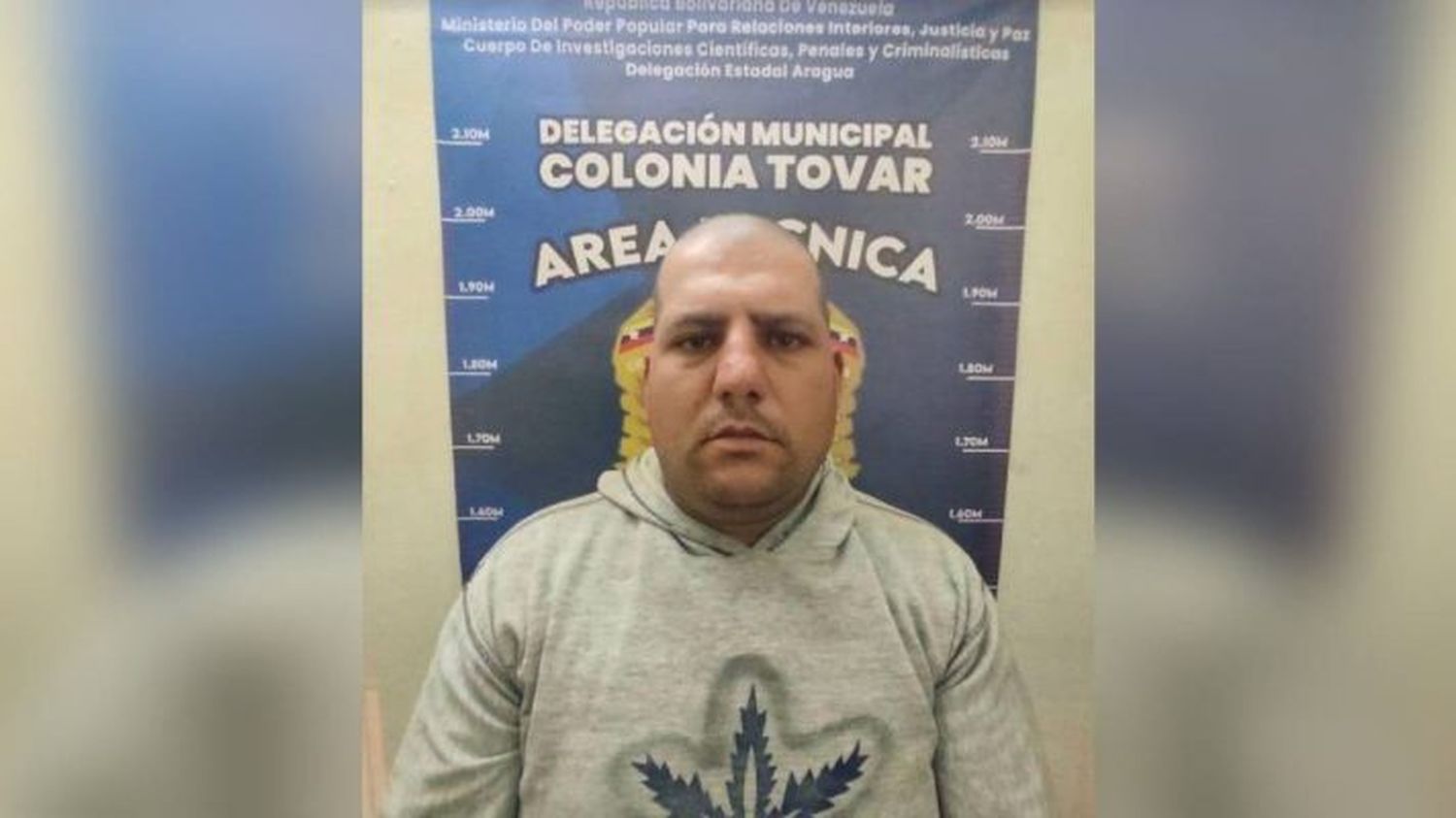 A PUÑALADAS: quincuagenarios hallados enterrados en la Colonia Tovar los asesinó su hijo hace 6 años