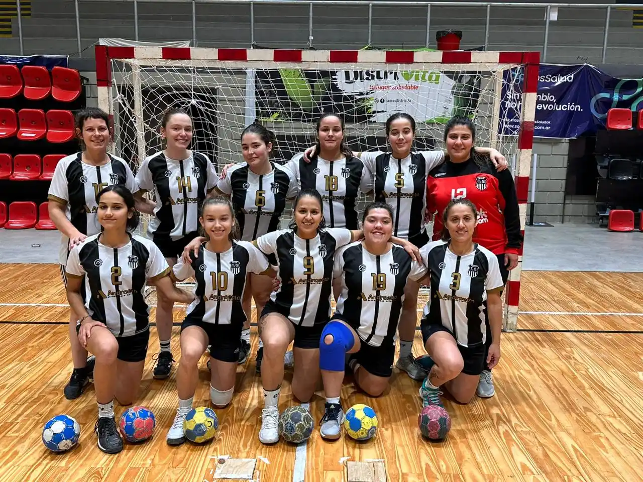 El equipo femenino del "albinegro"