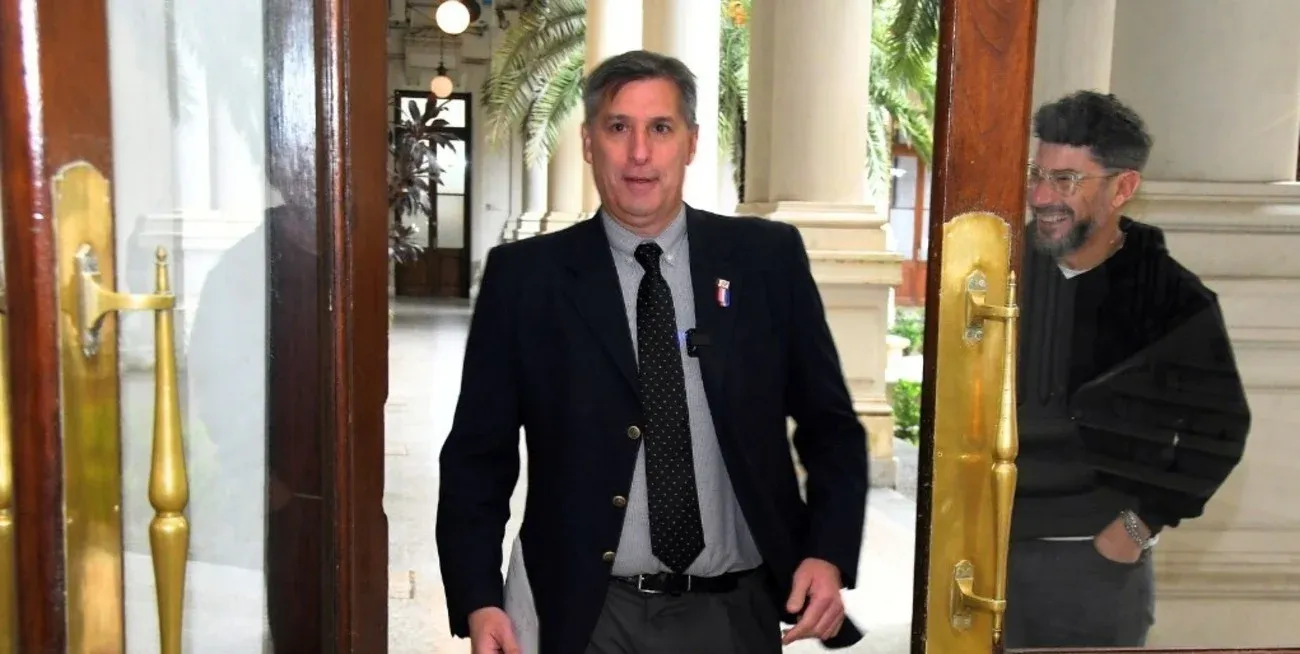 El ministro Olivares y los números a agosto. Foto: Guillermo Di Salvatore.