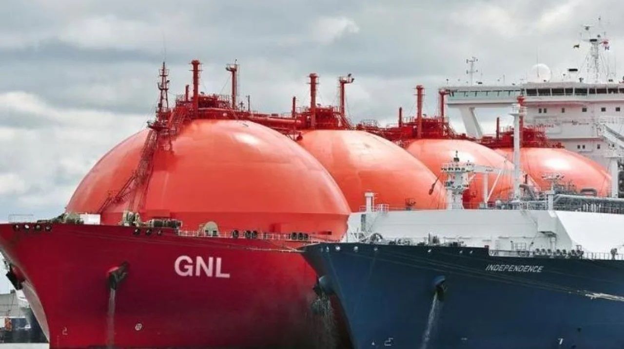 El Estado argentino formalizó el primer permiso de la historia para la libre exportación de GNL.