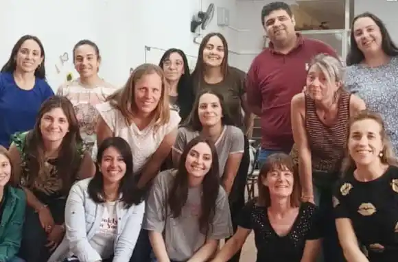 Docentes de Inglés de nivel primario participaron en talleres sobre IA