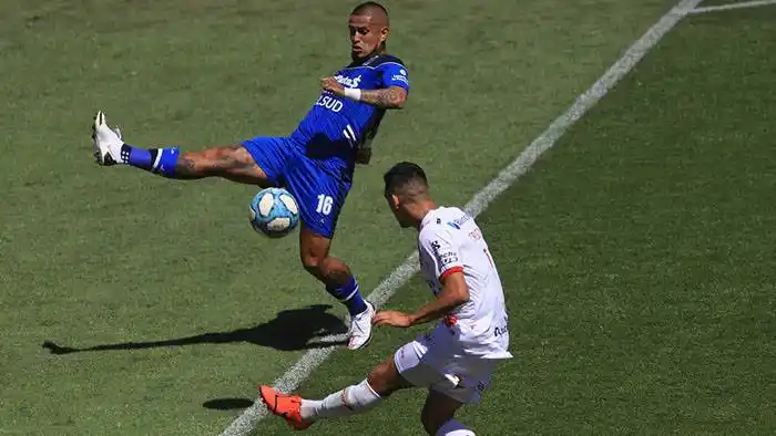 Huracán, de local, derrotó a Gimnasia en un vibrante partido y es líder de la zona 6
