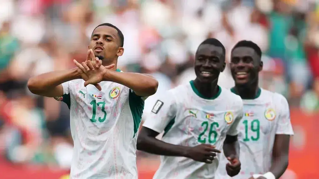 Senegal goleó a Irak y mantiene viva la ilusión de avanzar a los dieciseisavos de final