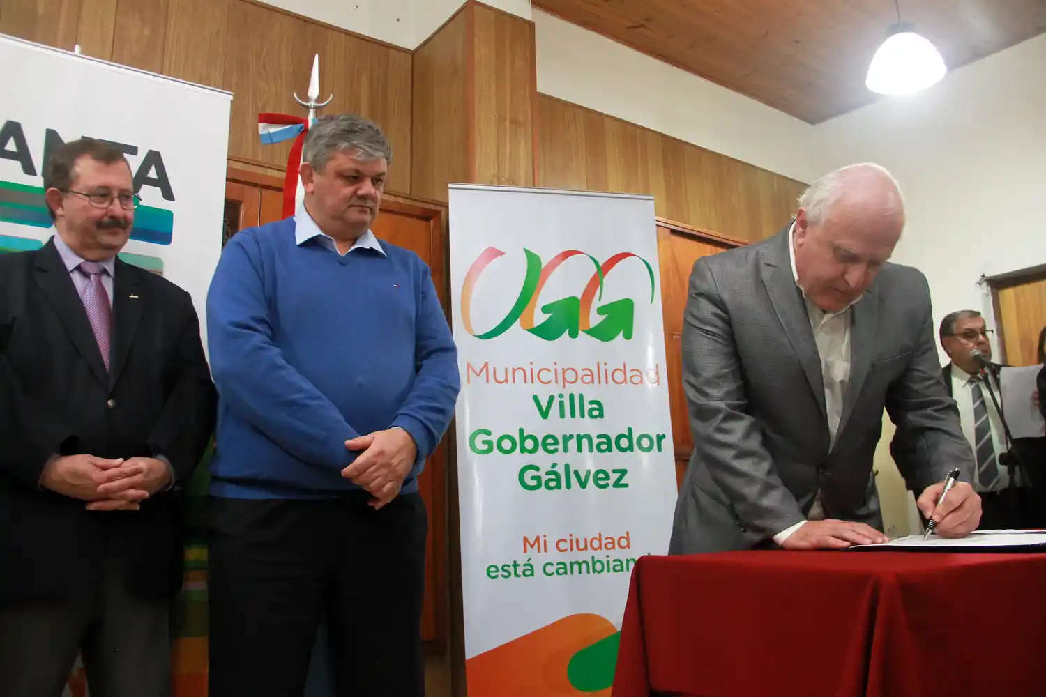 Villa Gobernador Gálvez: convenio para construcción de viviendas y plan de loteo