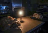 Jornada tranquila, alumbrarse con velas y la radio a pila como protagonista