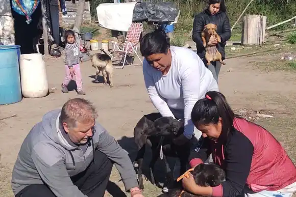 El Quirófano Móvil se acercó a barrio Villa del Parque