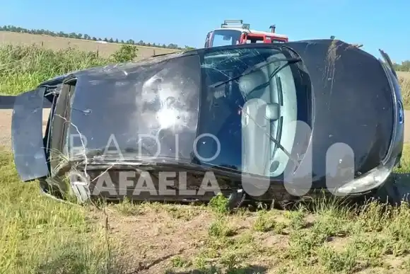Volcó un auto al sur del acceso principal a San Vicente