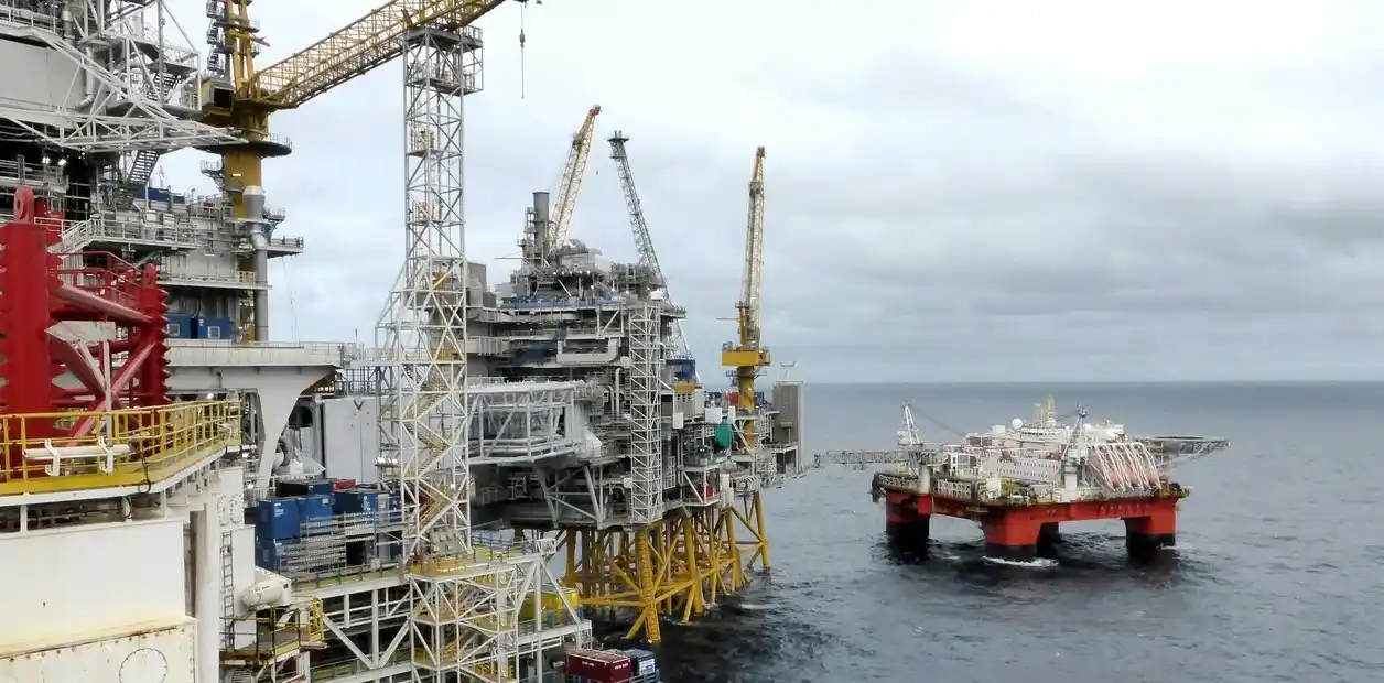 Mar del Plata, ¿la nueva Dubai?: Aseguran que un solo pozo petrolero equivale a casi toda la producción anual de YPF
