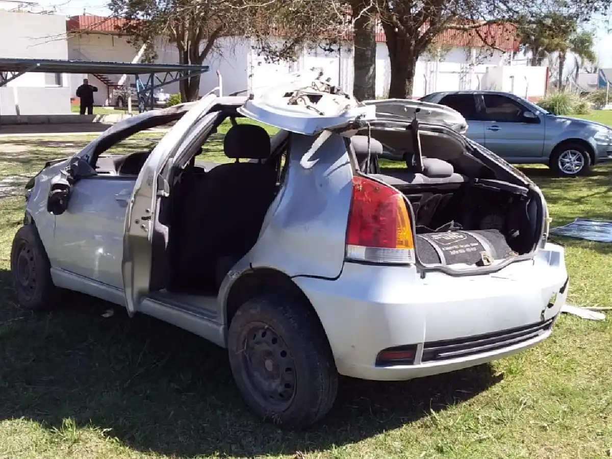 Dos árbitros heridos al volcar en la ruta 158