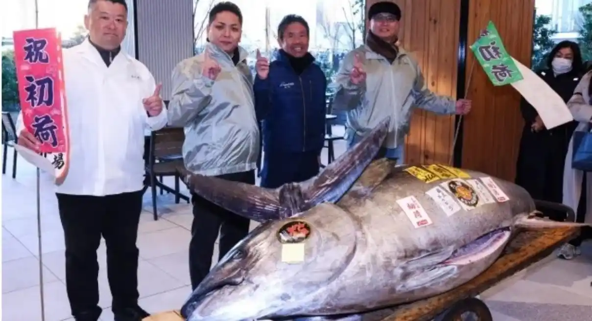 Un atún rojo se vendió en más de un millón de dólares en una subasta