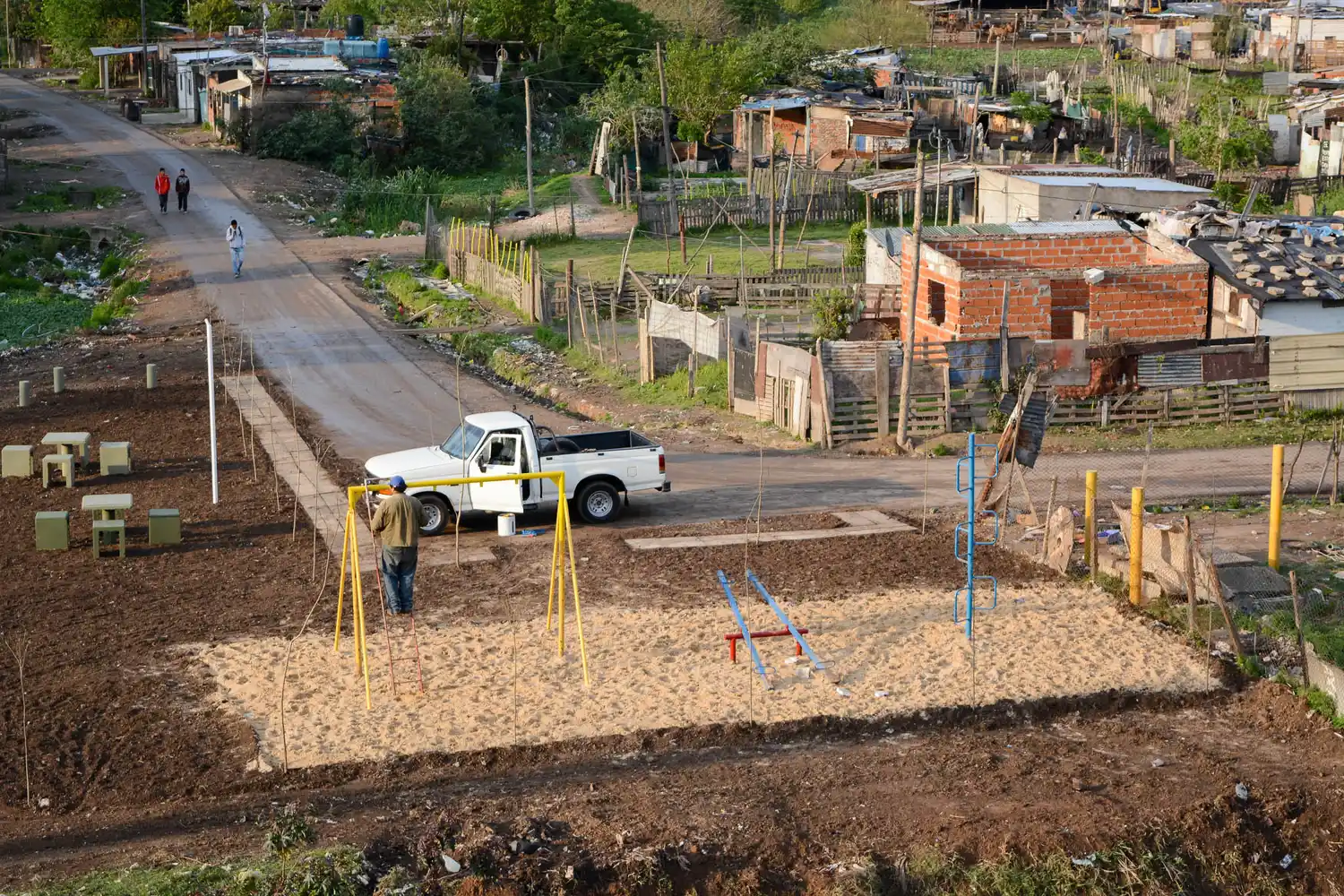 Convirtieron un basural en una plaza con ayuda de los vecinos
