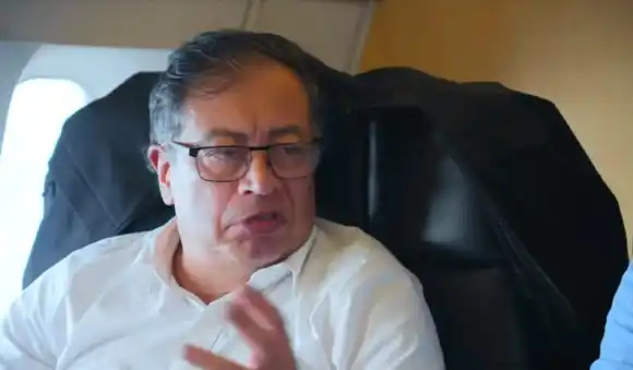 MUY DE IZQUIERDA y TODO pero Petro piensa renegociar la deuda con el FMI