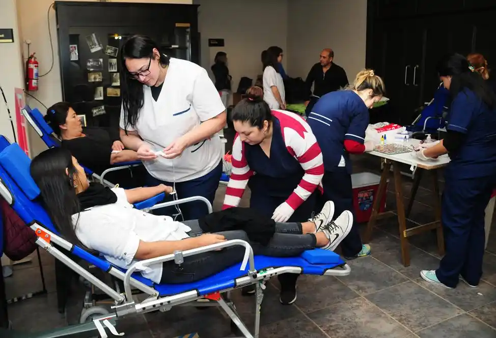 Hemoterapia reunió cerca de medio centenar de donantes en la colecta del Teatro del Fuerte