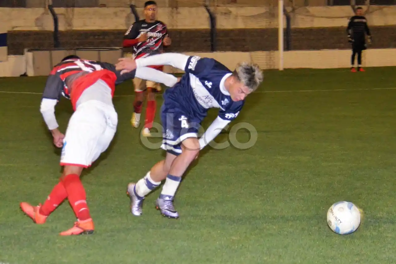 Iriart se impone en la salida frente a Thomassen.