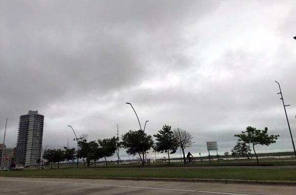 Viernes inestable con pronóstico de tormentas aisladas para todo el día en Rosario