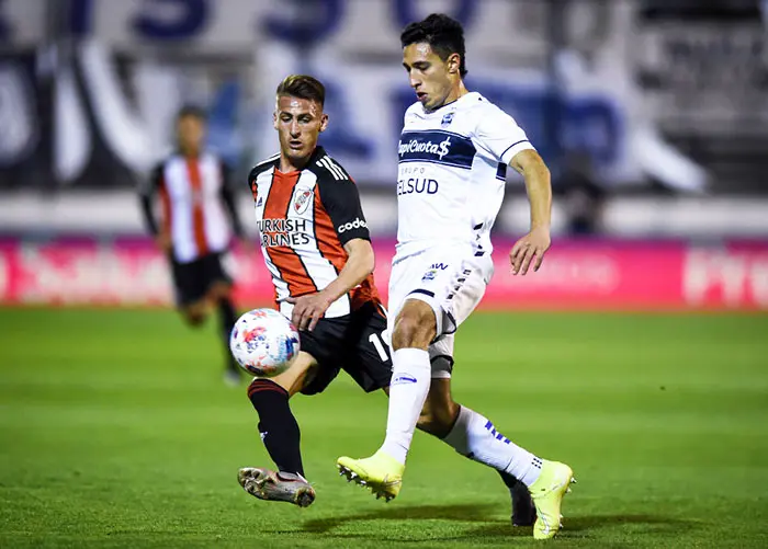 River. No le encuentra la vuelta