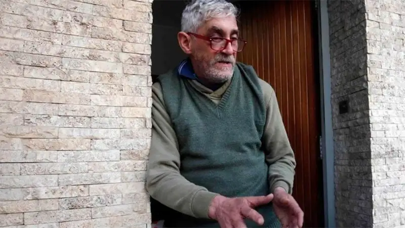Tiene 63 años, conoció a una joven de 20 por Tinder y le desvalijó la casa