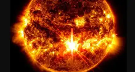 El sol está disparando una temible llamarada a la Tierra, la más potente de los últimos siete años