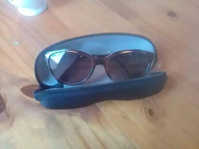 Encontraron unos lentes