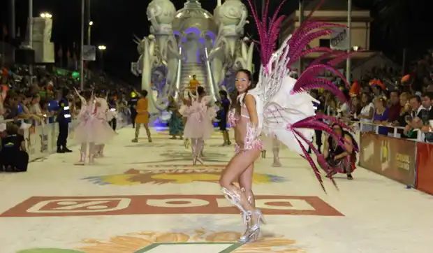Auspiciosa segunda noche del Carnaval más grande del país   