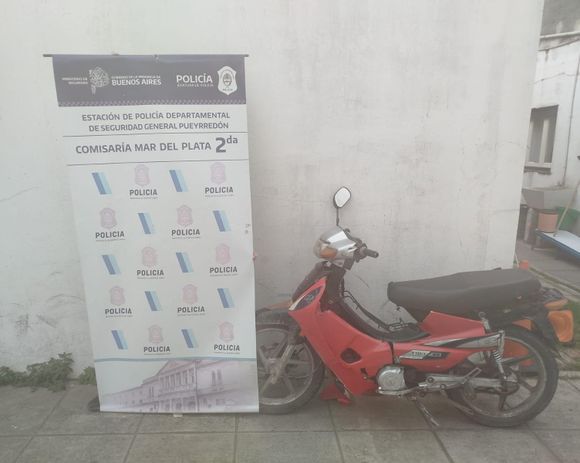 Robo y persecución: los ladrones se cayeron de la moto y fueron aprehendidos