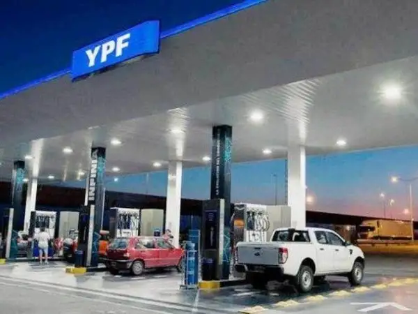 Estaciones de servicio YPF aplicaron
el tercer aumento en agosto